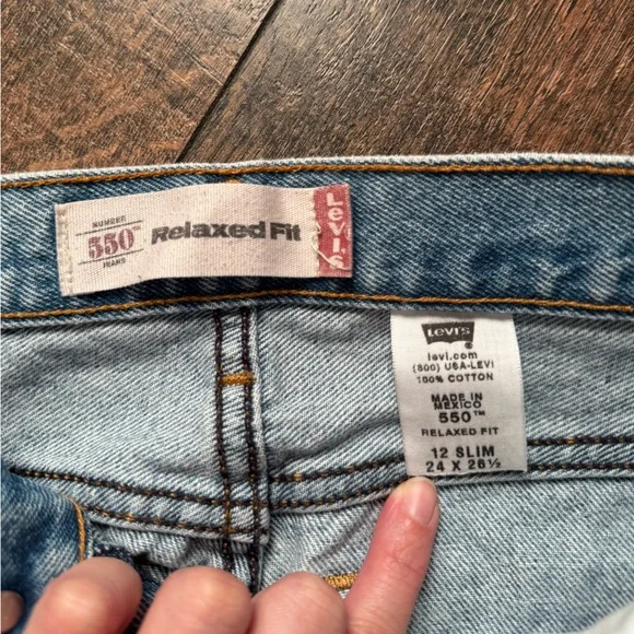 Boys Levi's 550 Denim Jeans - Picture 3 of 4